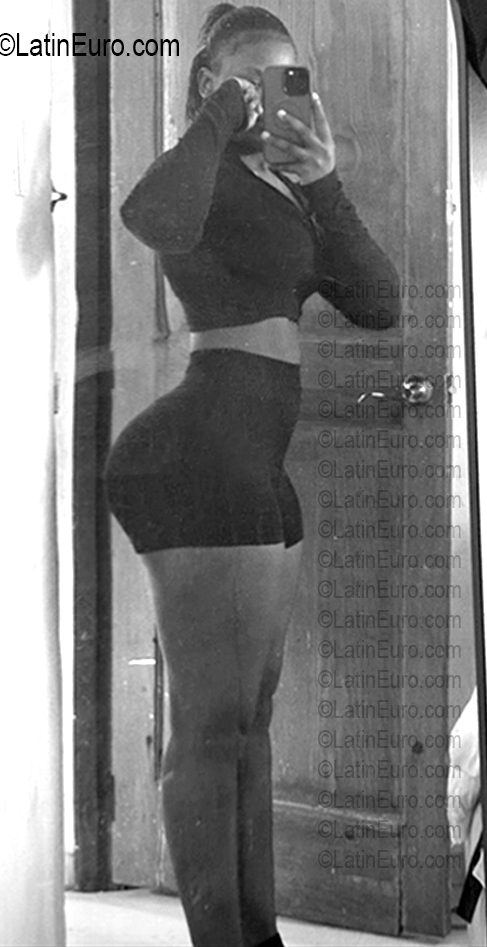 Date this charming Dominican Republic girl Angelina from Santo Domingo DO56740