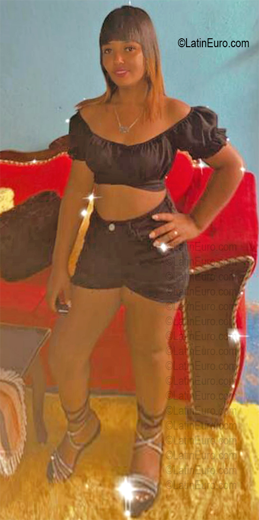 Date this beautiful Dominican Republic girl Delia from Santo Domingo DO56754
