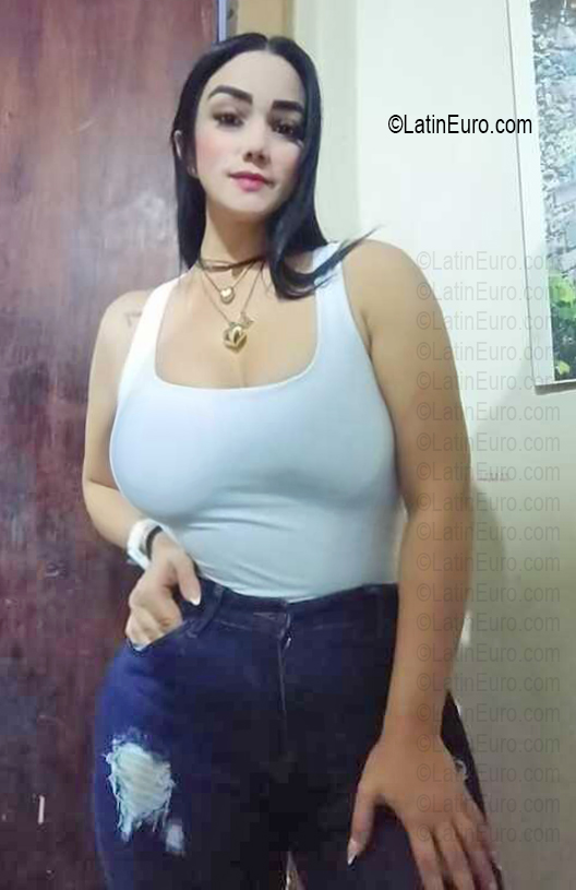 Date this sultry Venezuela girl Honey from Maracaibo VE5727