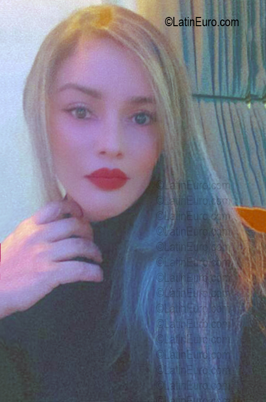 Date this charming Brazil girl Gislaine from Goiania BR12433