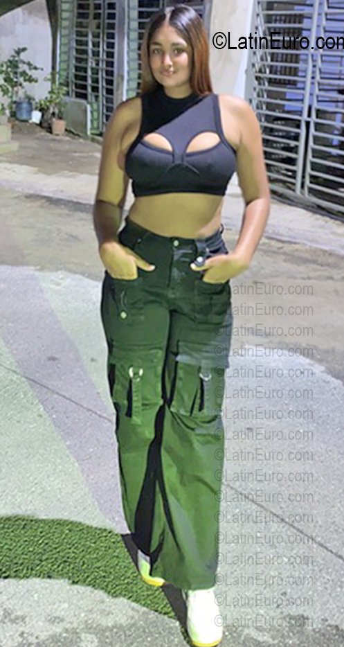 Date this sensual Dominican Republic girl Sanairy from Santo Domingo DO56792