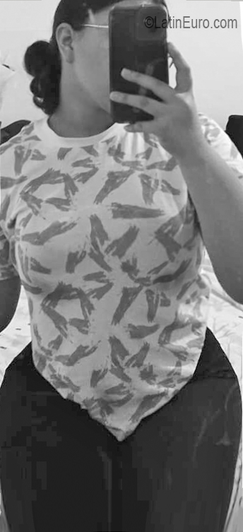 Date this happy Honduras girl Mara from Tegucigalpa HN3017