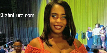 Date this voluptuous Dominican Republic girl Lise from Santo Domingo DO56811