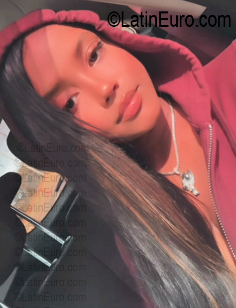 Date this gorgeous Dominican Republic girl Arlene from Santo Domingo DO56830