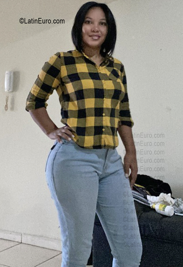 Date this young Dominican Republic girl Yaniris from Santiago DO56891