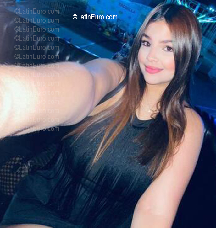 Date this passionate Colombia girl IVANA from Maicao CO33819
