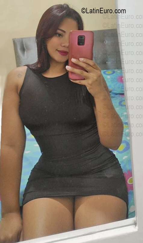 Date this delightful Colombia girl Nathaly from Cali CO33831