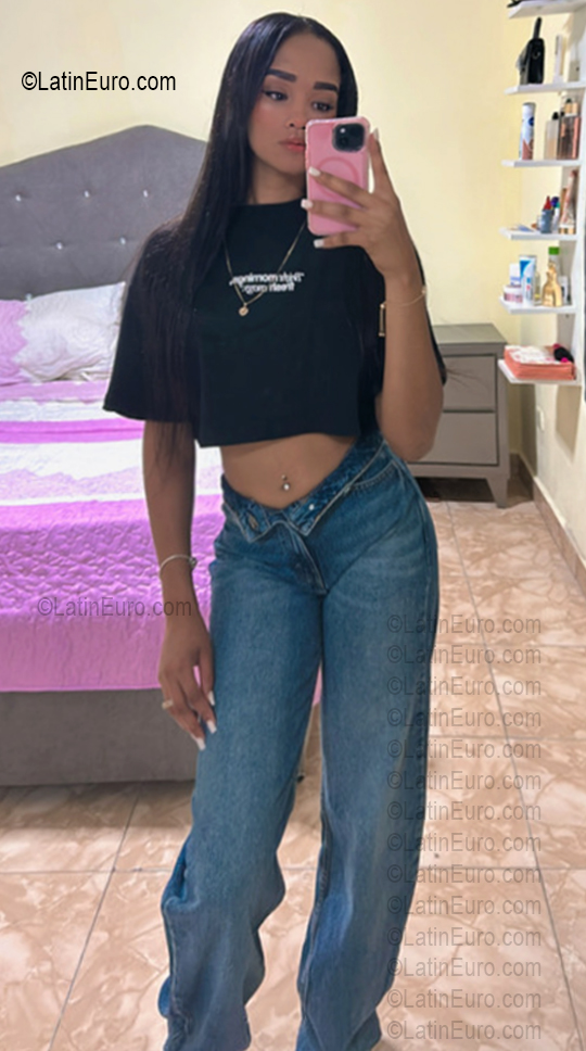 Date this cute Dominican Republic girl Julia from Santo Domingo DO56978