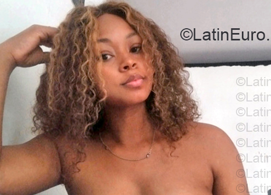 Date this attractive Colombia girl Melina from Cali CO33858