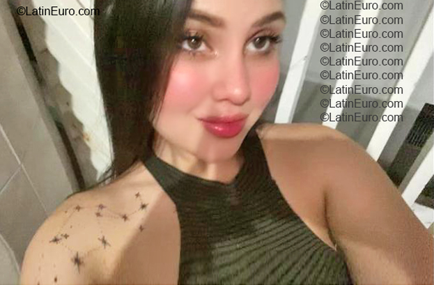 Date this pretty Colombia girl Angeles from Guajira CO33877