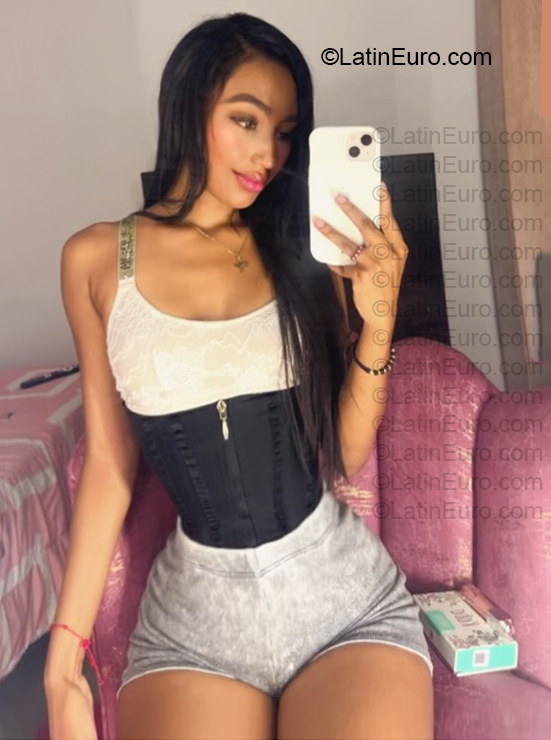 Date this charming Colombia girl Diana from Cali CO33891