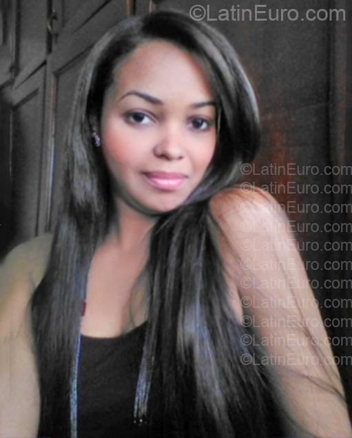 Date this delightful Dominican Republic girl Ivy from Santo Domingo DO57152