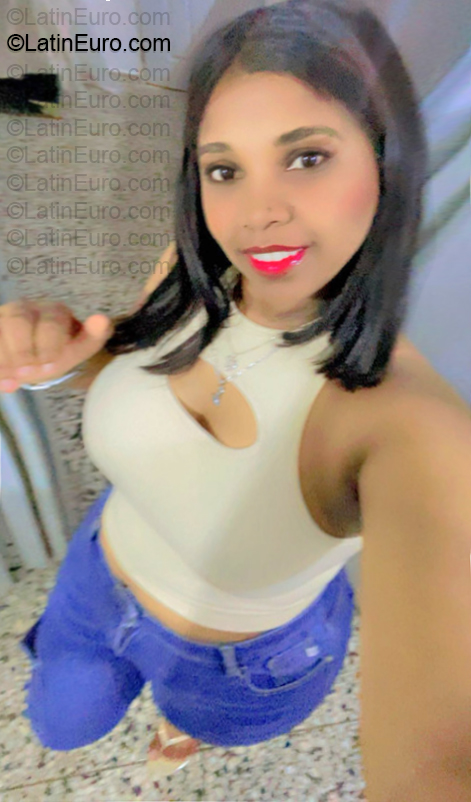 Date this voluptuous Dominican Republic girl Mara from Santo Domingo DO57191